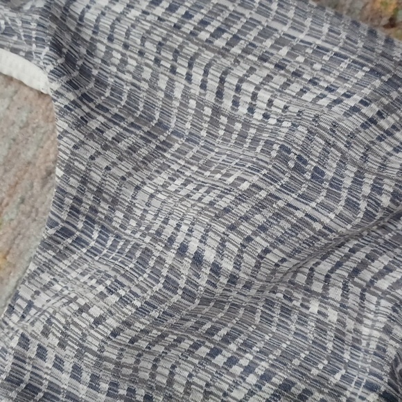 Lululemon Energy Bra - Picture 4 of 7